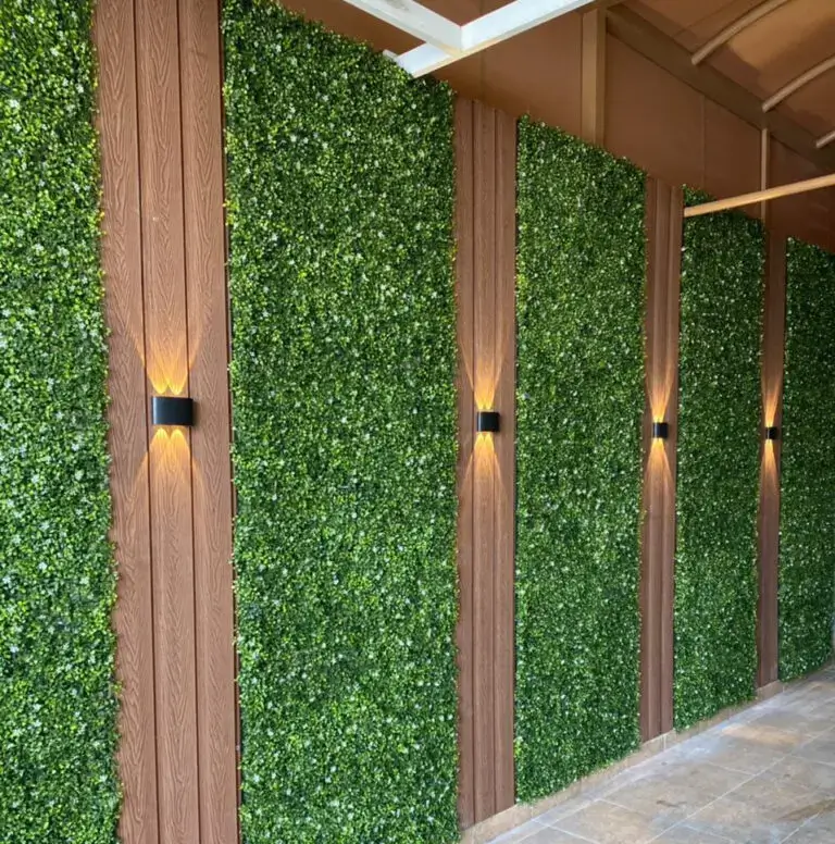 تركيب عشب جداري